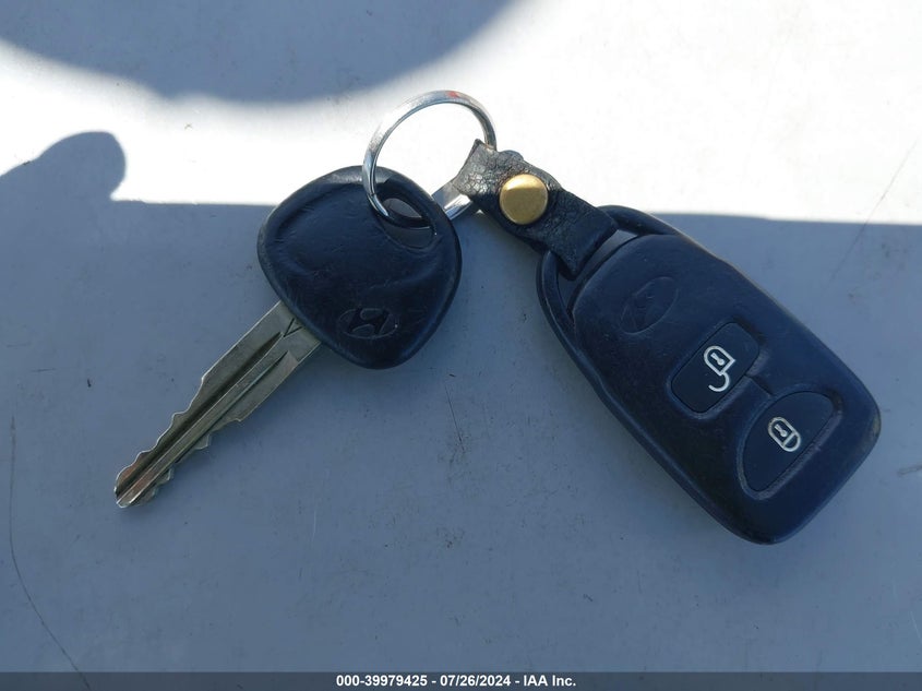 2008 Hyundai Accent Se VIN: KMHCN36C98U076673 Lot: 39979425