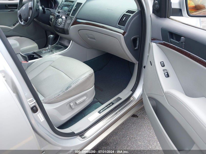 2012 Hyundai Veracruz Gls/Limited VIN: KM8NU4CC6CU195599 Lot: 39980280