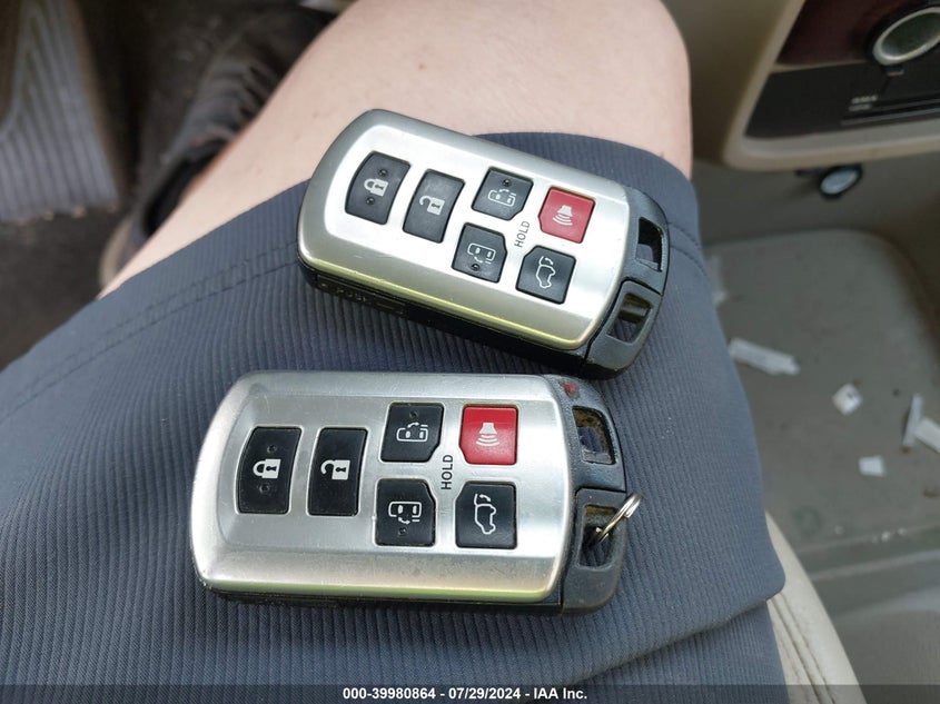 2012 Toyota Sienna Xle V6 8 Passenger VIN: 5TDYK3DC9CS231189 Lot: 39980864