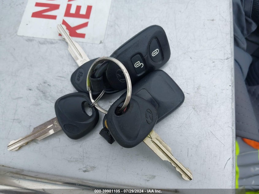 2008 Hyundai Accent Gs VIN: KMHCM36C88U065442 Lot: 39981105