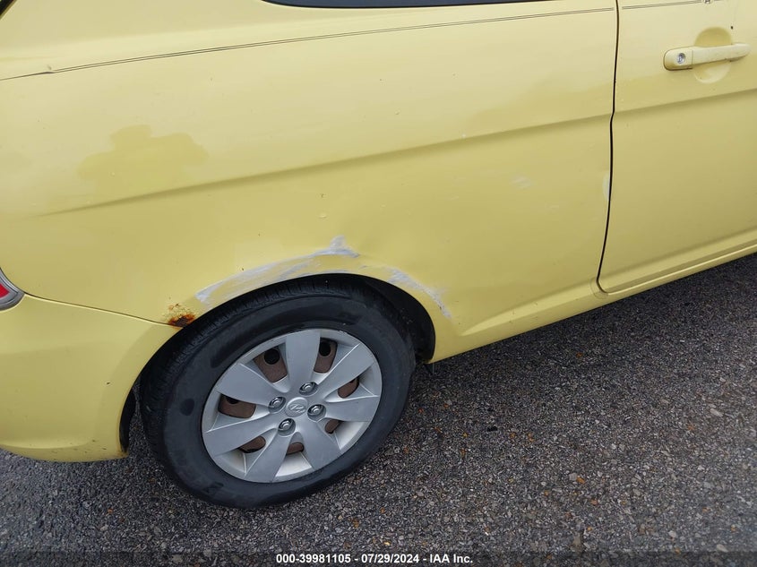 2008 Hyundai Accent Gs VIN: KMHCM36C88U065442 Lot: 39981105