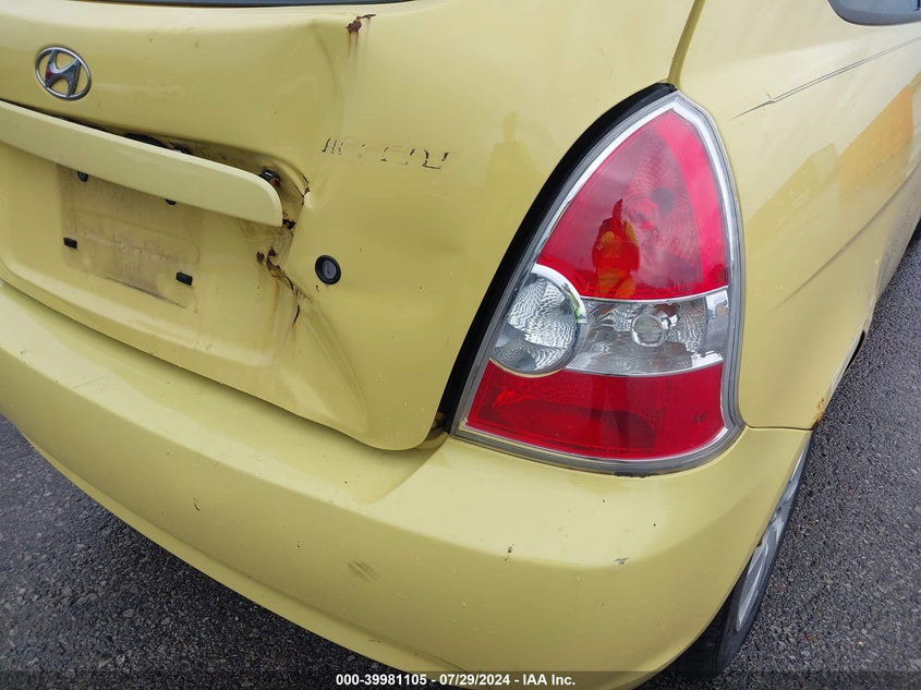 2008 Hyundai Accent Gs VIN: KMHCM36C88U065442 Lot: 39981105