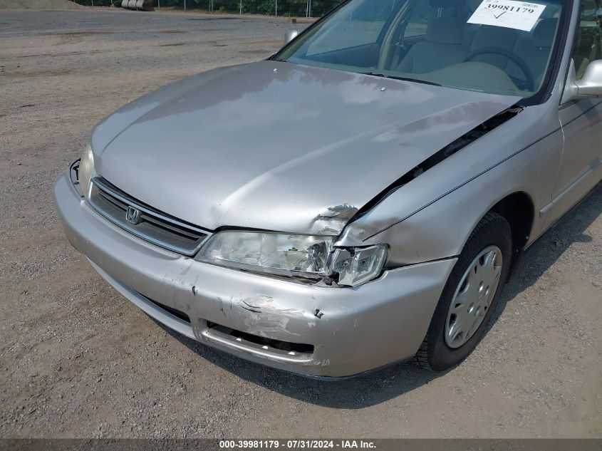 1996 Honda Accord Value VIN: 1HGCD5691TA208103 Lot: 39981179