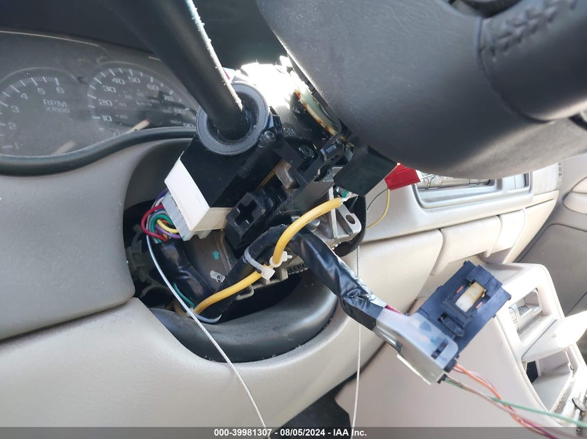 2002 Chevrolet Suburban 1500 Z71 VIN: 3GNFK16T52G327625 Lot: 39981307