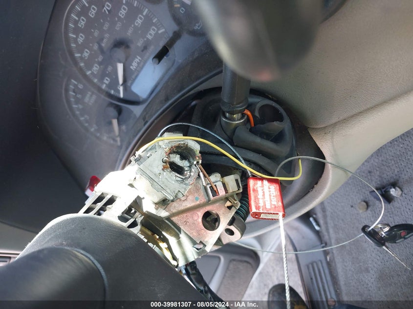 2002 Chevrolet Suburban 1500 Z71 VIN: 3GNFK16T52G327625 Lot: 39981307