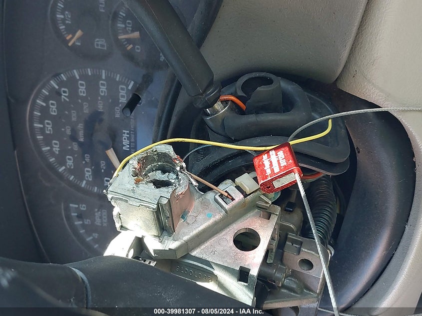 2002 Chevrolet Suburban 1500 Z71 VIN: 3GNFK16T52G327625 Lot: 39981307