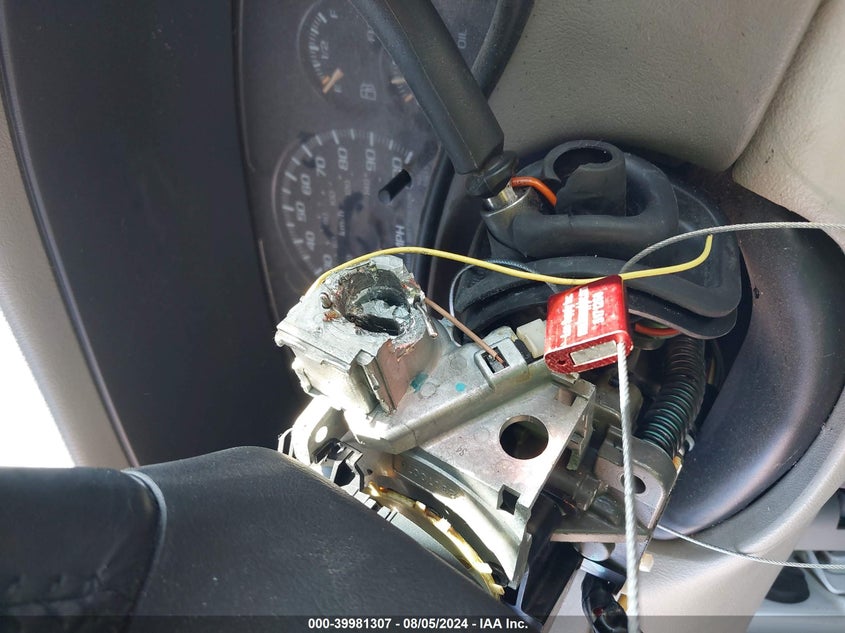 2002 Chevrolet Suburban 1500 Z71 VIN: 3GNFK16T52G327625 Lot: 39981307