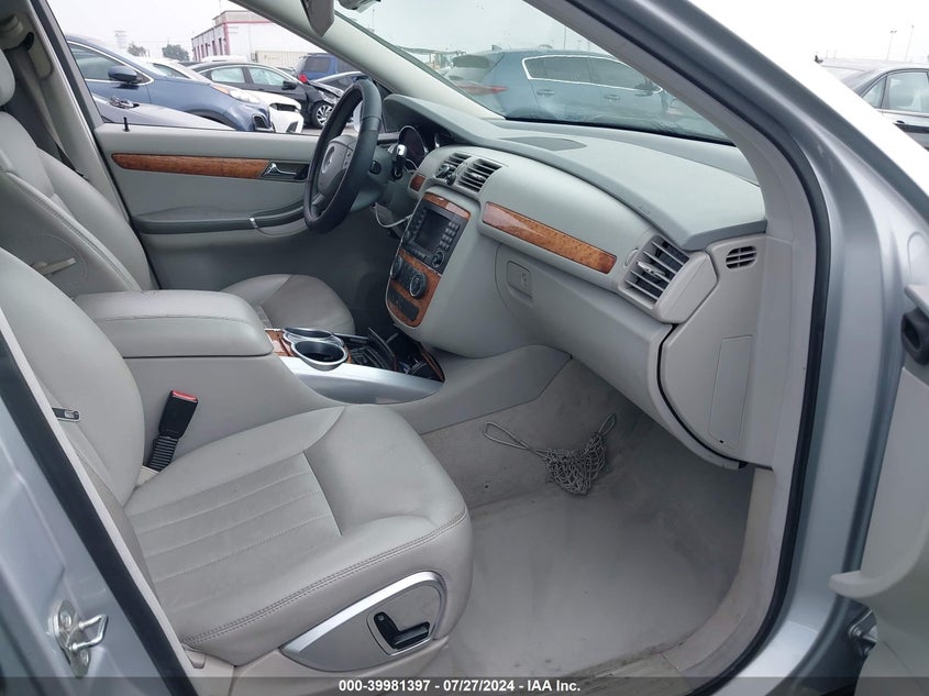 2006 Mercedes-Benz R 350 350 VIN: 4JGCB65E46A012035 Lot: 39981397