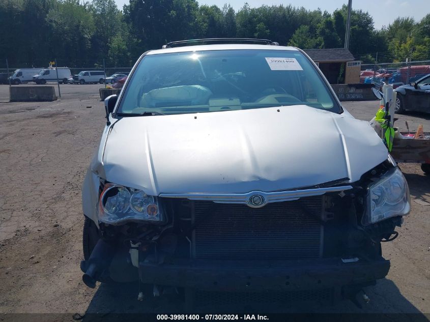 2010 Chrysler Town & Country Touring VIN: 2A4RR5D12AR212672 Lot: 39981400