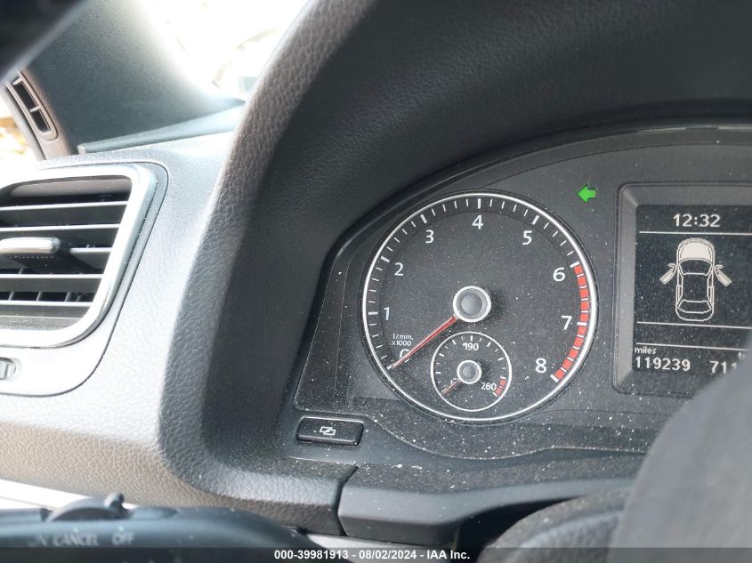 2010 Volkswagen Eos Komfort VIN: WVWBA7AH1AV013878 Lot: 39981913