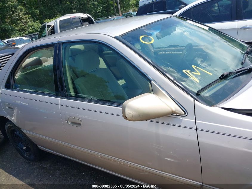 1999 Toyota Camry Ce VIN: 4T1BG22K4XU613428 Lot: 39982365