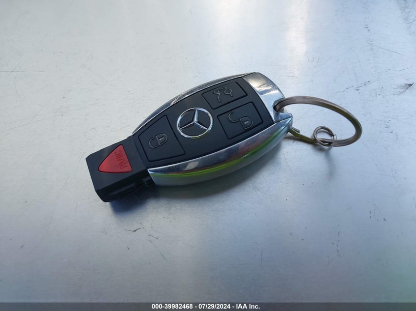 2007 Mercedes-Benz C 230 Sport VIN: WDBRF52H17A914752 Lot: 39982468