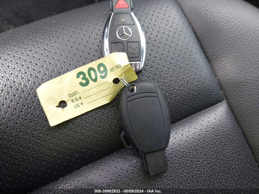 2014 Mercedes-Benz C 300 Luxury 4Matic/Sport 4Matic VIN: WDDGF8AB3ER305254 Lot: 39982932