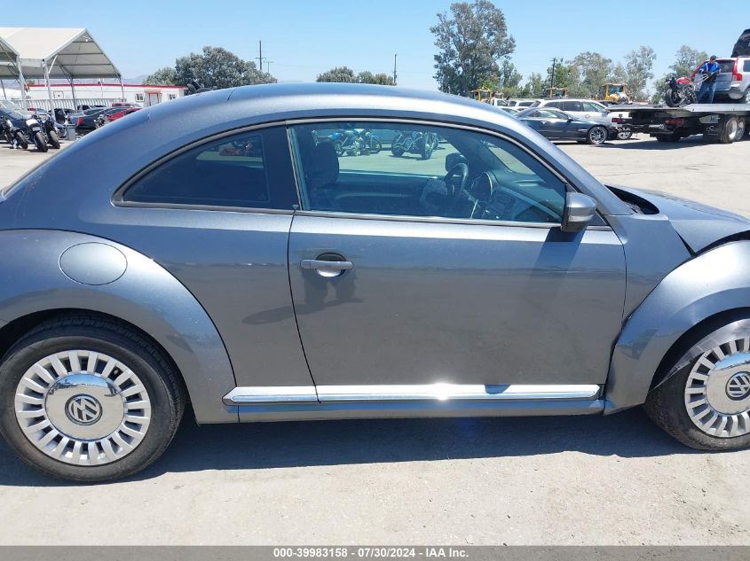 2013 Volkswagen Beetle 2.5L VIN: 3VWJP7AT5DM677899 Lot: 39983158