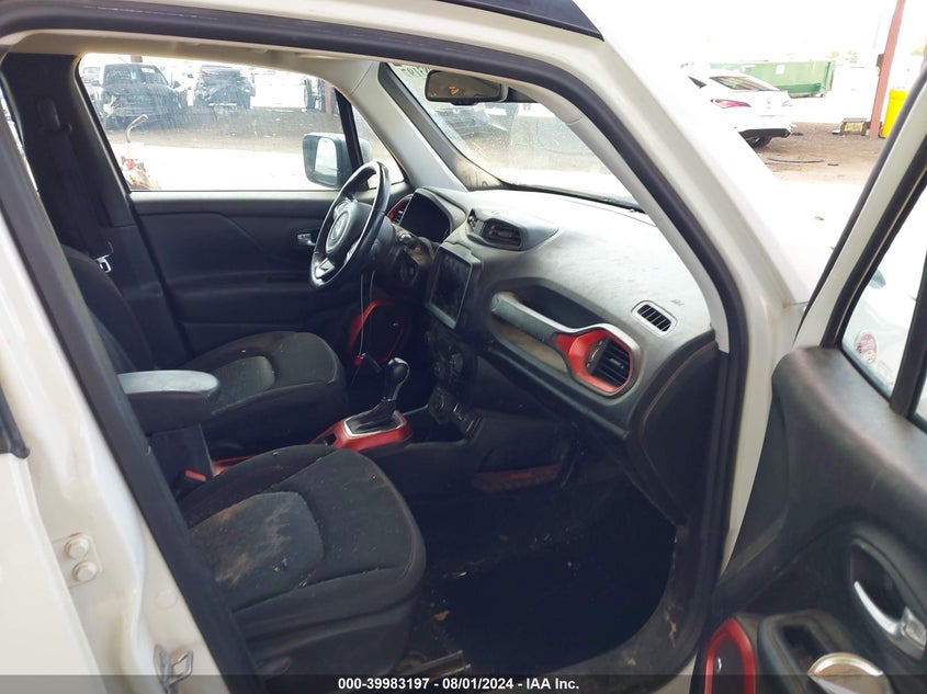 VIN ZACNJBC17KPK09927 2019 JEEP RENEGADE TRAILHAWK 4X4
