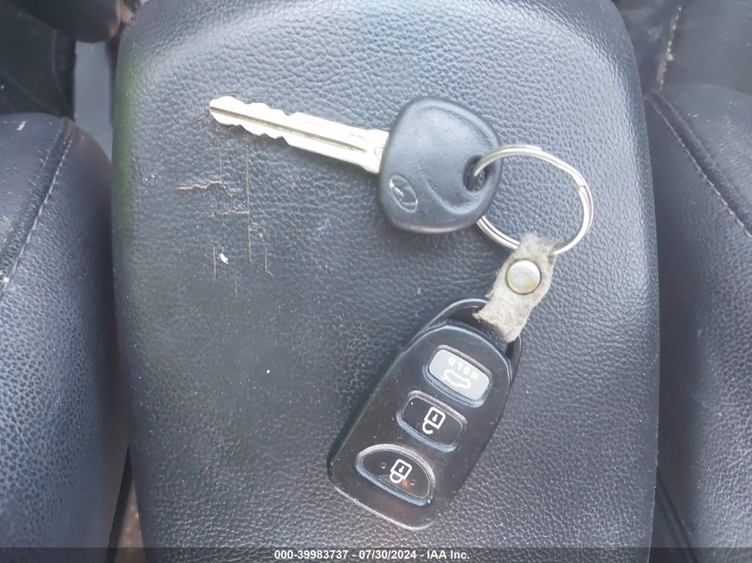 2013 Hyundai Elantra Limited VIN: 5NPDH4AE1DH338916 Lot: 39983737