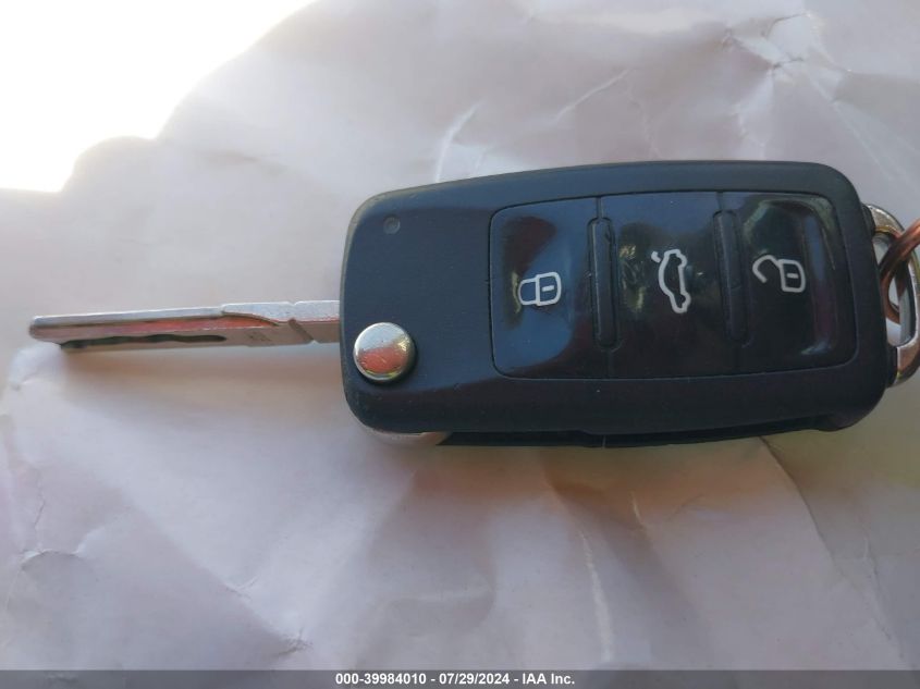 2016 Volkswagen Passat 1.8T S VIN: 1VWAT7A3XGC012658 Lot: 39984010