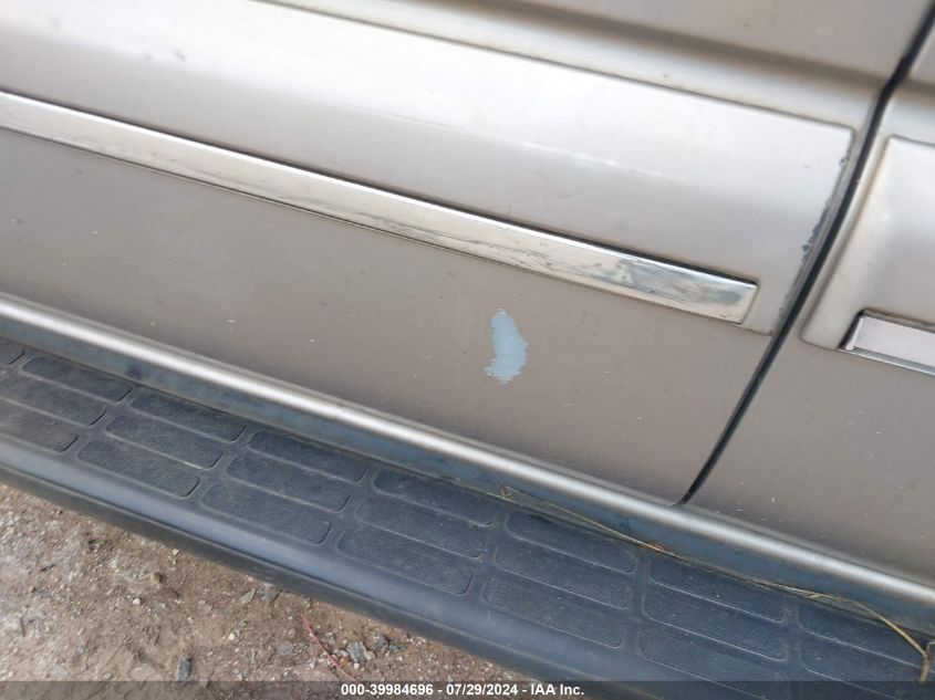 2001 Chevrolet Suburban 1500 Lt VIN: 3GNEC16T41G271118 Lot: 39984696