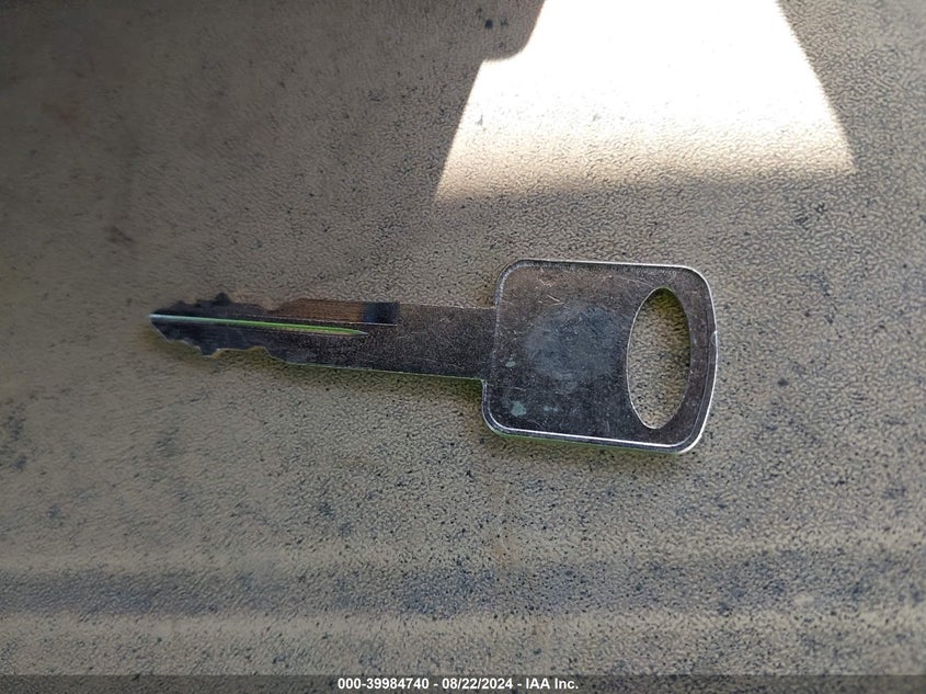 2000 Ford F-250 VIN: 1FTNX21S5YEE38170 Lot: 39984740