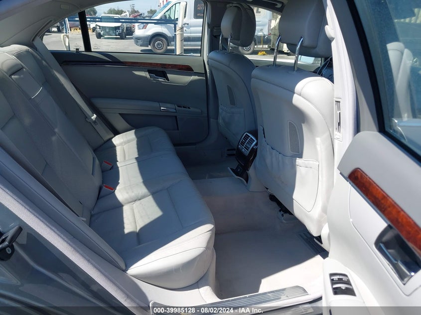 2011 Mercedes-Benz S 550 VIN: WDDNG7BB9BA411280 Lot: 39985128