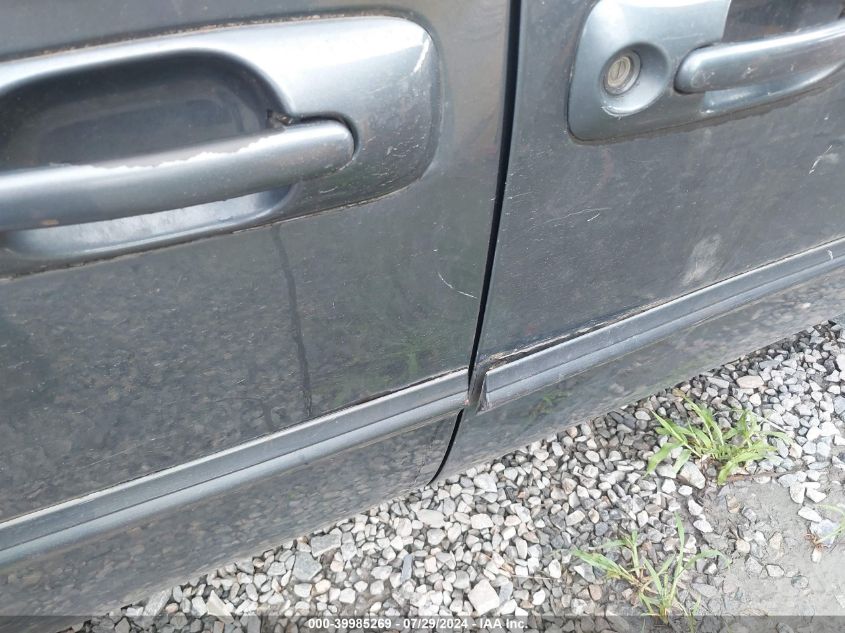 2001 Chrysler Town & Country Lx VIN: 2C4GP44371R379740 Lot: 39985269