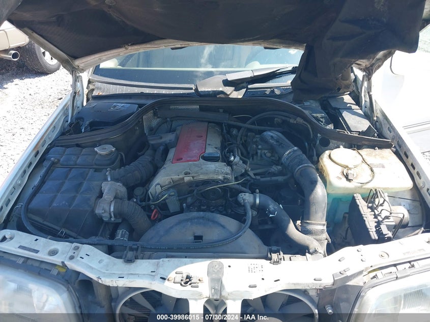 2000 Mercedes-Benz C 230 Kompressor VIN: WDBHA24G3YA842256 Lot: 39986015