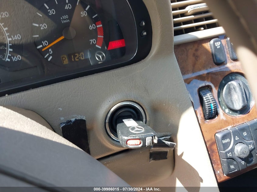 2000 Mercedes-Benz C 230 Kompressor VIN: WDBHA24G3YA842256 Lot: 39986015