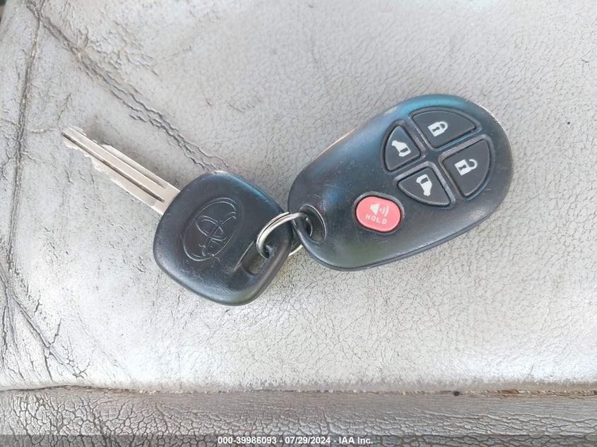 2012 Toyota Sienna Le V6 8 Passenger VIN: 5TDKK3DC0CS207708 Lot: 39986093