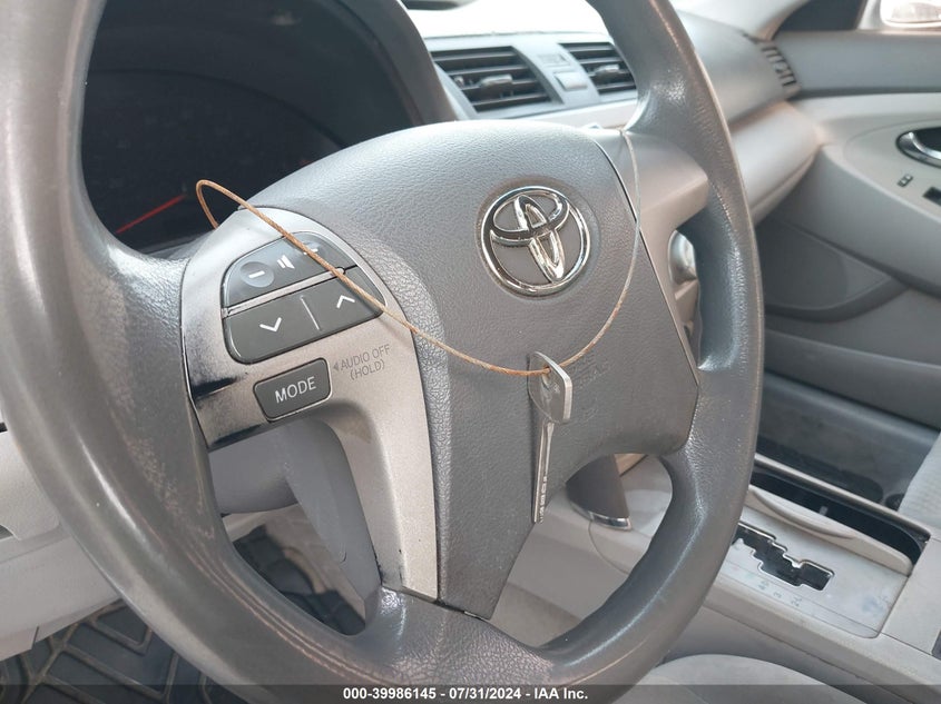 2008 Toyota Camry Le VIN: 4T1BE46K28U771943 Lot: 39986145