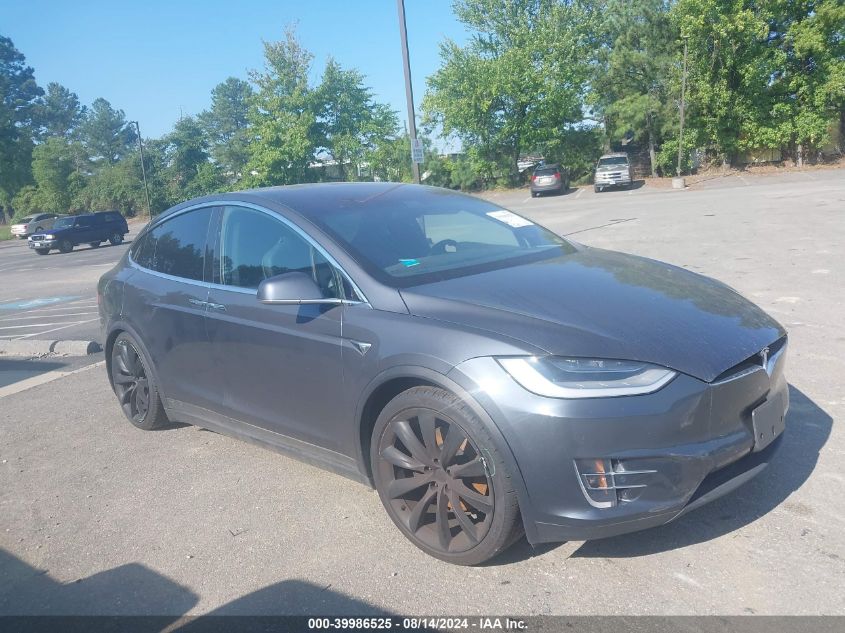 2018 Tesla Model X 100D/75D/P100D VIN: 5YJXCAE20JF136685 Lot: 39986525