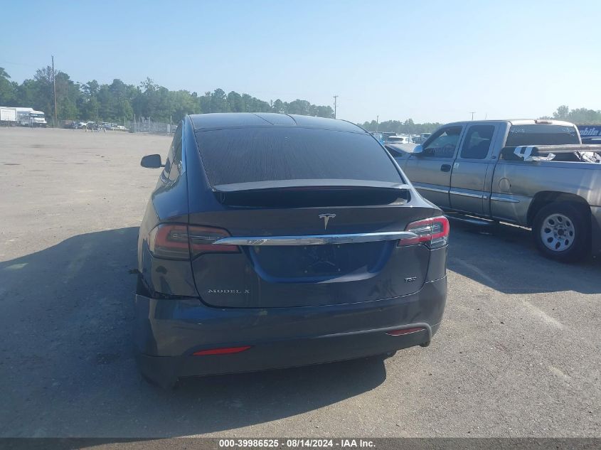 2018 Tesla Model X 100D/75D/P100D VIN: 5YJXCAE20JF136685 Lot: 39986525