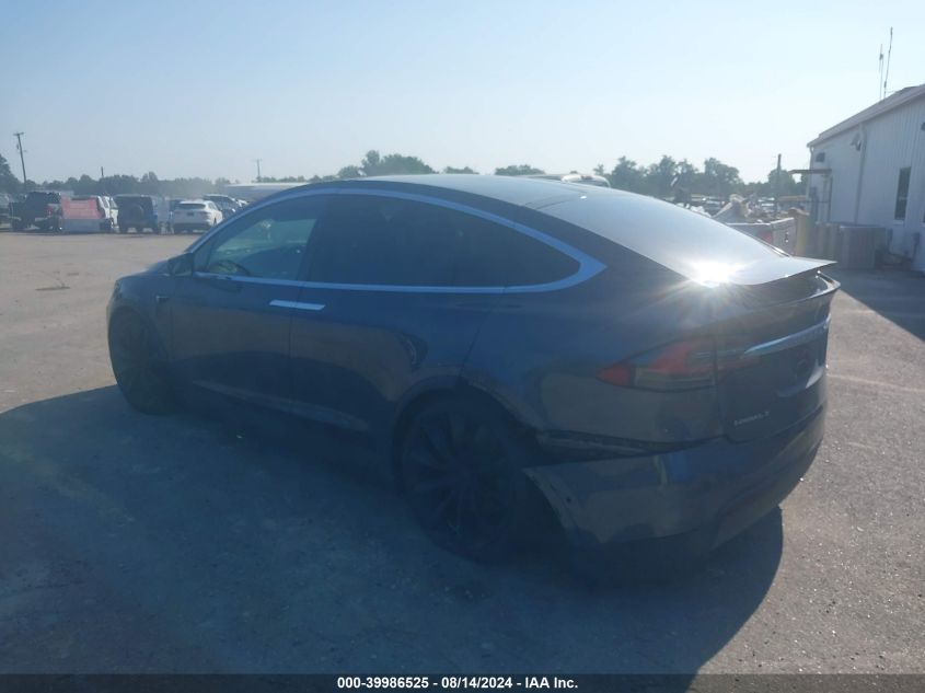 2018 Tesla Model X 100D/75D/P100D VIN: 5YJXCAE20JF136685 Lot: 39986525