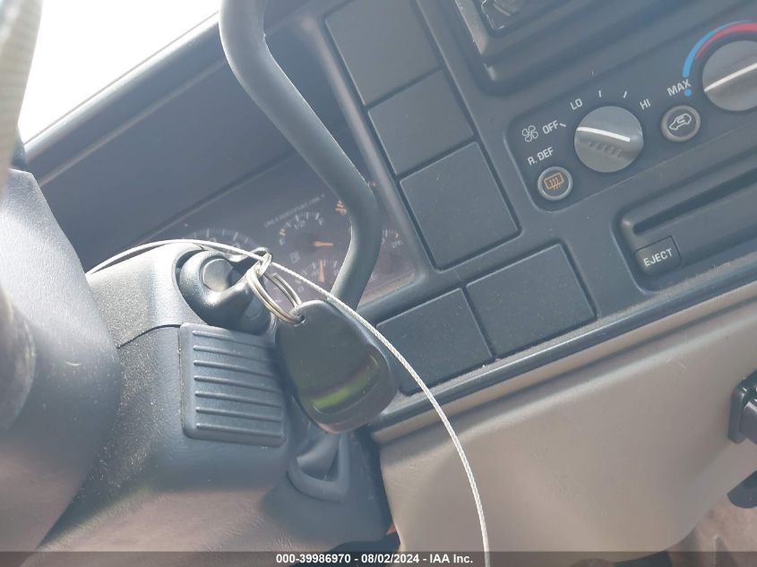 1999 GMC Suburban 1500 Sl VIN: 3GKEC16RXXG550552 Lot: 39986970