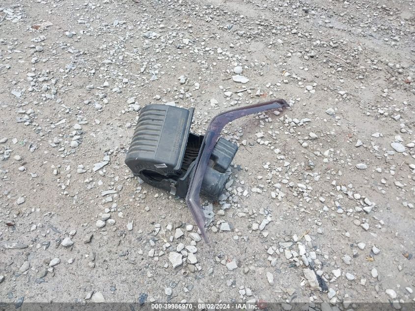 1999 GMC Suburban 1500 Sl VIN: 3GKEC16RXXG550552 Lot: 39986970