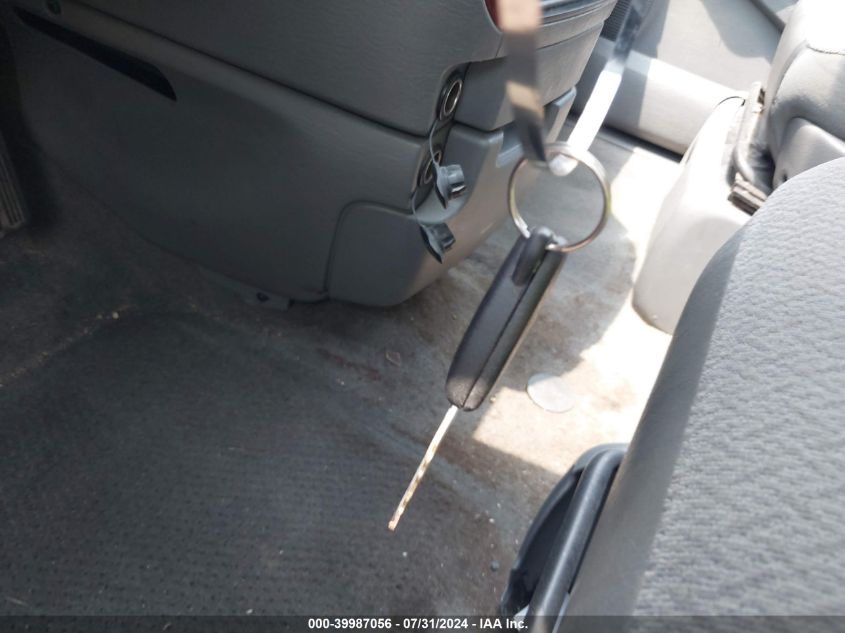 2007 Chrysler Town & Country Lx VIN: 2A4GP44R17R301574 Lot: 39987056