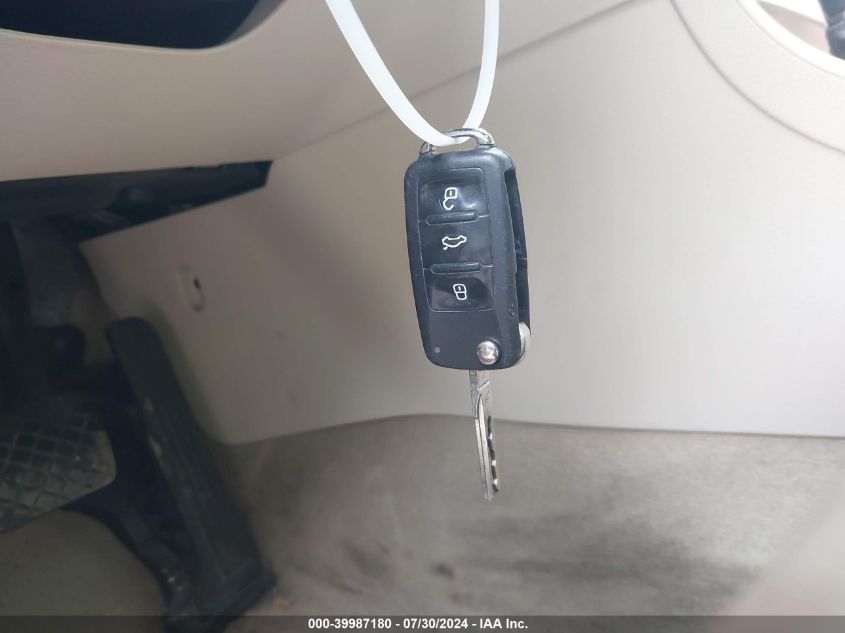 2014 Volkswagen Passat 1.8T Wolfsburg Edition VIN: 1VWAT7A39EC061122 Lot: 39987180