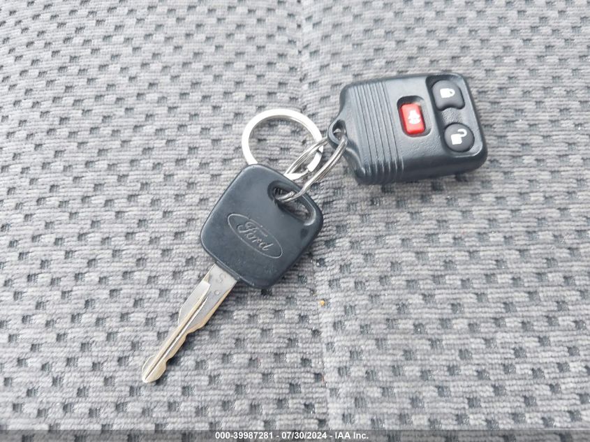 2001 Ford F-150 Xl/Xlt VIN: 2FTZX07211CA42438 Lot: 39987281