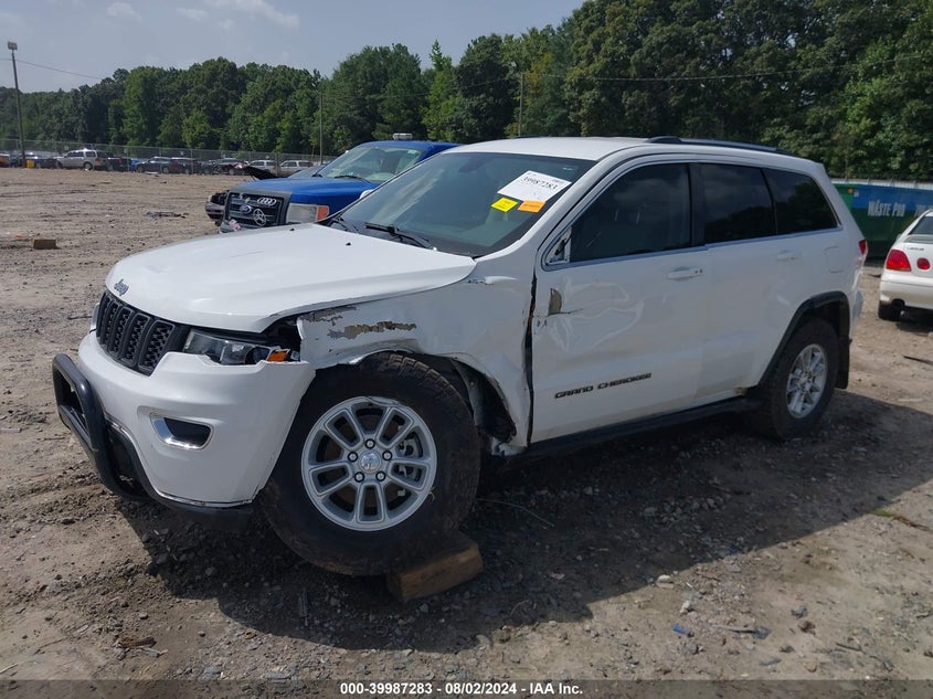 VIN 1C4RJFAG2JC470095 2018 JEEP GRAND CHEROKEE LAREDO E 4X4