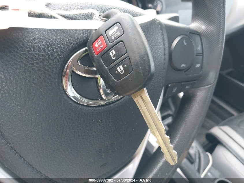 VIN 2T1BURHE7KC136524 2019 TOYOTA COROLLA LE