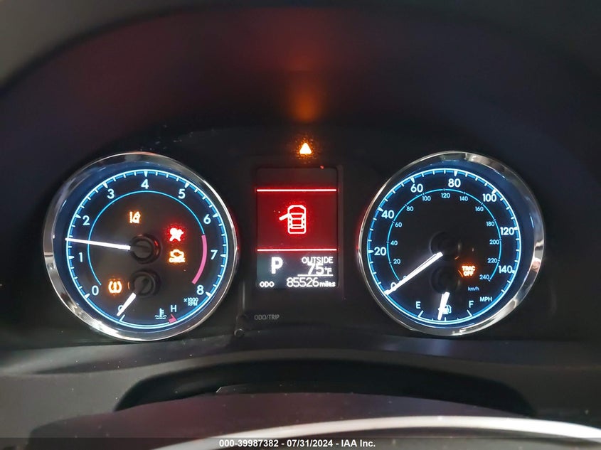 VIN 2T1BURHE7KC136524 2019 TOYOTA COROLLA LE