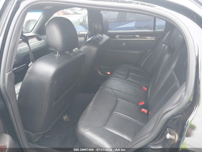 2007 Lincoln Town Car Signature Limited VIN: 1LNHM82V87Y617054 Lot: 39987400