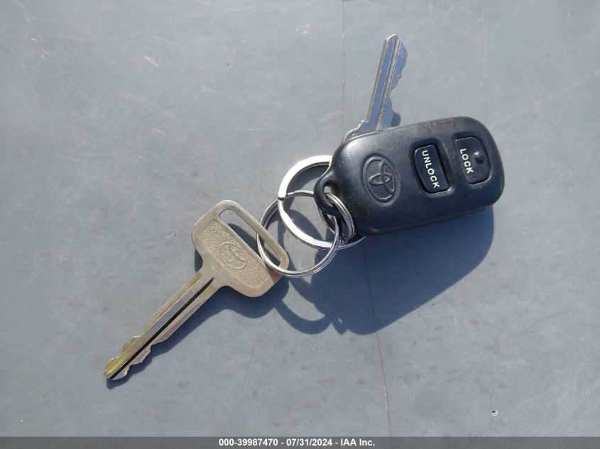 2004 Toyota Corolla Le VIN: JTDBR32E542033739 Lot: 39987470