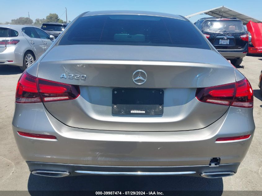 2019 Mercedes-Benz A 220 VIN: WDD3G4EB8KW001851 Lot: 39987474