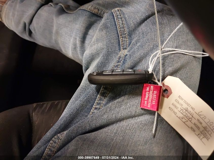 2017 NISSAN ROGUE SV - KNMAT2MV3HP607784