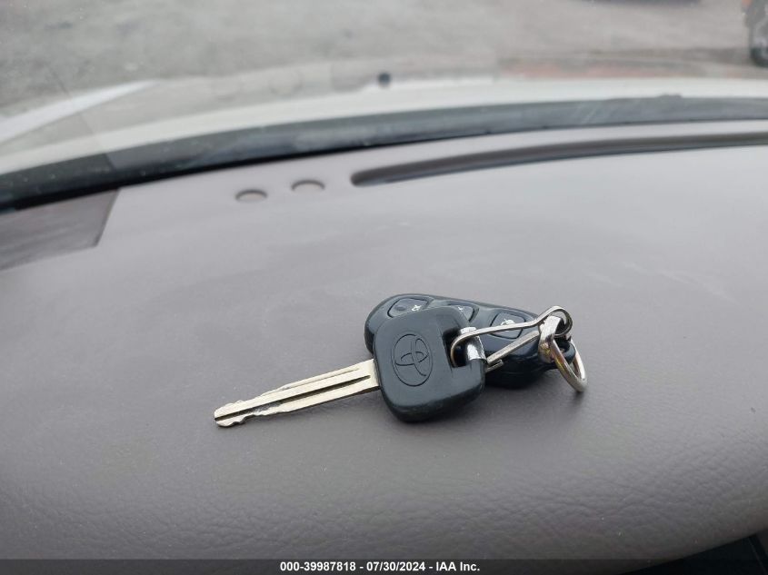 2003 Toyota Camry Le VIN: 4T1BE32K23U250617 Lot: 39987818