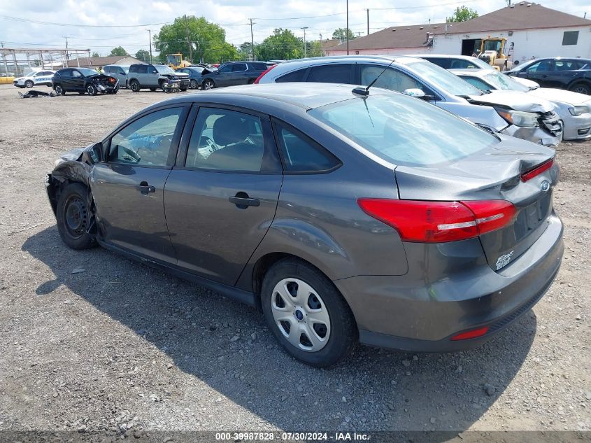 2016 Ford Focus S VIN: 1FADP3E26GL242296 Lot: 39987828