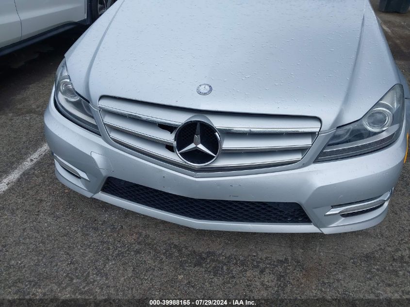 2012 Mercedes-Benz C 300 Luxury 4Matic/Sport 4Matic VIN: WDDGF8BB4CR193060 Lot: 39988165