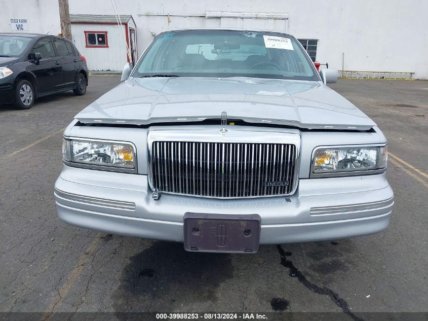 1997 Lincoln Town Car Signature VIN: 1LNLM82W7VY745432 Lot: 39988253