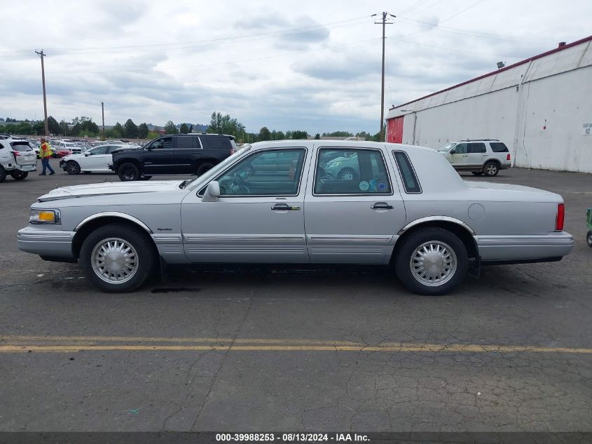 1997 Lincoln Town Car Signature VIN: 1LNLM82W7VY745432 Lot: 39988253