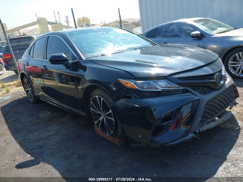 TOYOTA CAMRY SE 2018